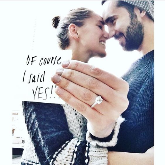 How To Announce Your Engagement On Social Media